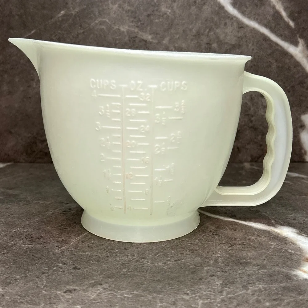 Vintage Tupperware Mix-N-Stor 1 Liter Measuring Pitcher 4 Cup 32 oz 1298-1 White